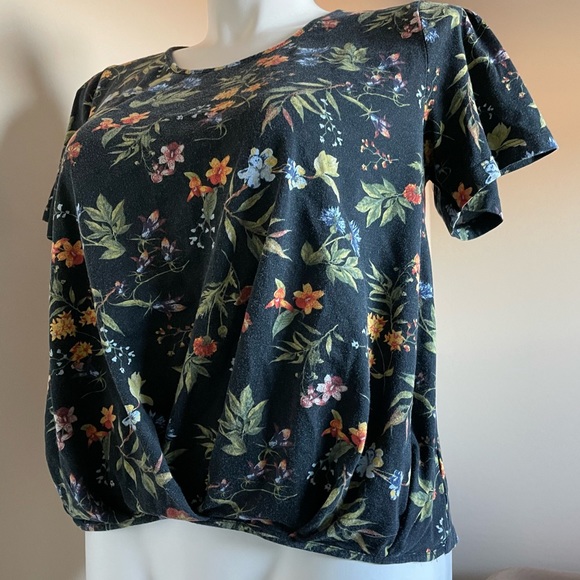 Alkamy Black Flutter Sleeve Tee - Picture 4 of 9